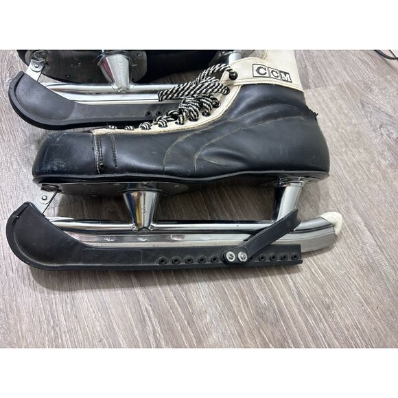 Vintage 1960s CCM Men's Leather Mustang Ice Hockey Skates Senior 'A' Size 12 Can - Picture 2 of 9
